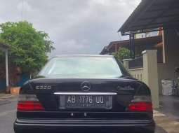 Jawa Tengah, Mercedes-Benz E-Class E 320 1996 kondisi terawat 6