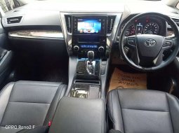 Jual Toyota Vellfire G 2017 harga murah di Jawa Timur 2