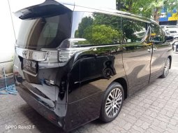 Jual Toyota Vellfire G 2017 harga murah di Jawa Timur 1