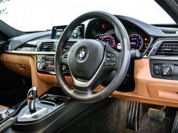 Dijual Cepat BMW 3 Series 320i 2018 di Depok 2