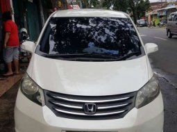 Jawa Timur, jual mobil Honda Freed PSD 2010 dengan harga terjangkau 3