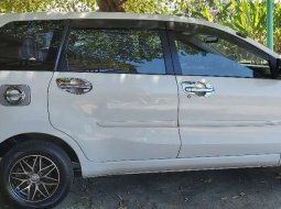 Mobil Daihatsu Xenia 2017 R terbaik di Jawa Timur 1