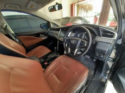 Jual Mobil Bekas Toyota Kijang Innova 2.0 V 2016 4