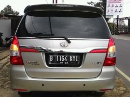 Dijual Mobil Toyota Kijang Inova 2.5 V 2008 di Jawa Barat 2