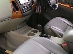 Dijual Mobil Toyota Kijang Inova 2.5 V 2008 di Jawa Barat 3