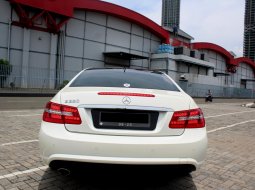 Dijual cepat Mercedes-Benz E-Class E 250 2012 Coupe di DKI Jakarta 6