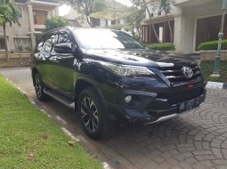 Dijual mobil Toyota Fortuner VRZ TRD Automatic Diesel 2019, DIY Yogyakarta 5