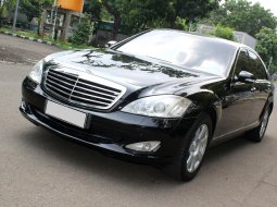 Jual cepat mobil Mercedes-Benz S-Class S 350 2007 di DKI Jakarta 9