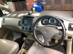 Jual cepat Toyota Kijang Innova E 2011 di Jawa Barat 9