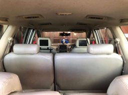 Jual cepat Toyota Kijang Innova E 2011 di Jawa Barat 4