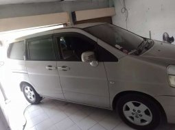 Jual mobil Nissan Serena Highway Star 2005 bekas, Jawa Barat 1