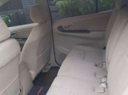 Mobil Toyota Kijang Innova 2011 2.0 G dijual, Jawa Timur 7