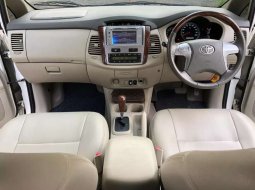 Jual mobil Toyota Kijang Innova V Luxury 2015 bekas, Jawa Timur 16