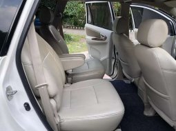 Jual mobil Toyota Kijang Innova V Luxury 2015 bekas, Jawa Timur 15