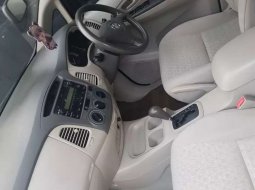 Mobil Toyota Kijang Innova 2011 2.0 G dijual, Jawa Timur 3