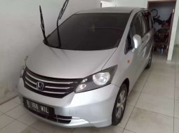 Jual mobil bekas murah Honda Freed PSD 2010 di Banten 4