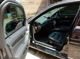 Jual cepat Mercedes-Benz C-Class C200 2010 di Banten 12