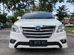 Jual mobil Toyota Kijang Innova V Luxury 2015 bekas, Jawa Timur 11