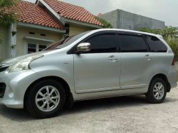 Jual Toyota Avanza Veloz 2011 harga murah di Jawa Barat 2