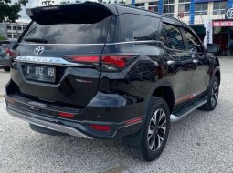 Jual mobil Toyota Fortuner TRD 2017 bekas, Riau 4
