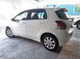 Mobil Toyota Yaris 2009 E terbaik di Bali 1