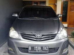 Mobil Toyota Kijang Innova 2011 2.0 G dijual, Jawa Timur 1