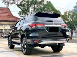 Sumatra Selatan, Toyota Fortuner VRZ 2017 kondisi terawat 20