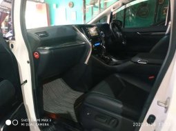 Jawa Timur, Toyota Vellfire G 2015 kondisi terawat 7