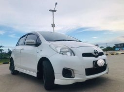 Mobil Toyota Yaris 2013 E terbaik di Bangka - Belitung 8