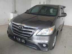 Dijual Mobil Toyota Kijang Innova V 2013 di Bekasi 5