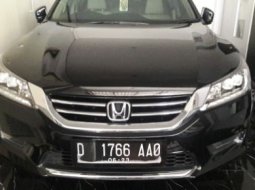 Dijual mobil Honda Accord 2.4 VTi-L 2013 di Jawa Tengah 7