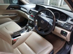 Dijual mobil Honda Accord 2.4 VTi-L 2013 di Jawa Tengah 2