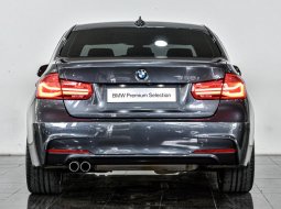 Dijual mobil BMW 3 Series 330i 2019 di Depok 3