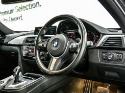 Dijual mobil BMW 3 Series 330i 2019 di Depok 5