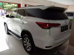 Mobil Toyota Fortuner 2016 VRZ terbaik di Sulawesi Utara 7