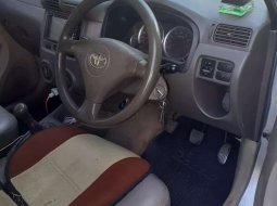 Toyota Avanza 2006 Sumatra Selatan dijual dengan harga termurah 4