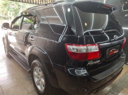 Dijual Cepat Mobil Toyota Fortuner 2.5 G 2010 di DKI Jakarta 5