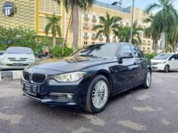 Dijual mobil BMW 3 Series 320i F30 Luxury AT 2014 di DKI Jakarta 4