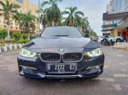Dijual mobil BMW 3 Series 320i F30 Luxury AT 2014 di DKI Jakarta 8