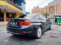 Dijual mobil BMW 3 Series 320i F30 Luxury AT 2014 di DKI Jakarta 7