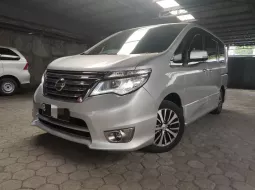 Jual Cepat Mobil Nissan Serena Highway Star 2015 di Depok 3