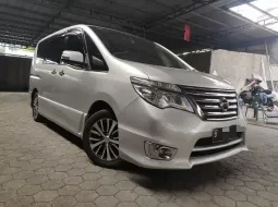 Jual Cepat Mobil Nissan Serena Highway Star 2015 di Depok 2