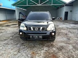 Dijual mobil Nissan X-Trail 2.0 ST 2011 Bekasi 2