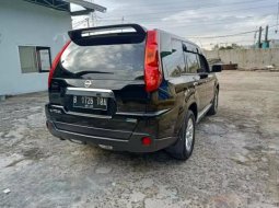 Dijual mobil Nissan X-Trail 2.0 ST 2011 Bekasi 1