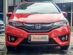 Jual Mobil Bekas Honda Jazz RS 2017 di Jawa Barat 4
