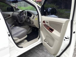 Dijual Mobil Toyota Kijang Innova E 2014 Promo di DIY Yogyakarta 1