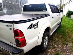 Jual Mobil Toyota Hilux D Cab 2013 Bekas di Sumatra Utara 2