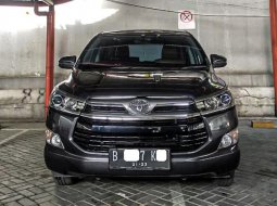 Jual Mobil Bekas Toyota Kijang Innova 2.0 V 2017 di Depok 2