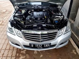 Dijual Mobil Mercedes-Benz E Class E 250 Avangarde CGI 2010 di DKI Jakarta 1