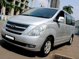 Dijual Mobil Hyundai H-1 XG Bensin A/T 2010 Silver, DKI Jakarta 11